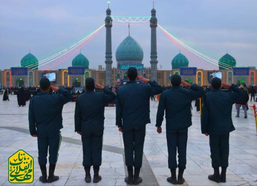 تصویر زیبایی از ادای احترام نظامی سربازان که امروز در جمکران ثبت شد