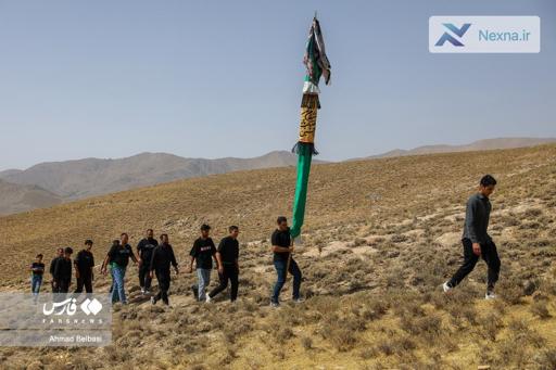 علم‌گردانی در روستای هزاوه  اراک