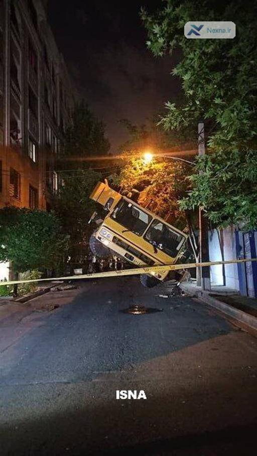 واژگونی جرثقیل ۶۰ تنی در غرب تهران