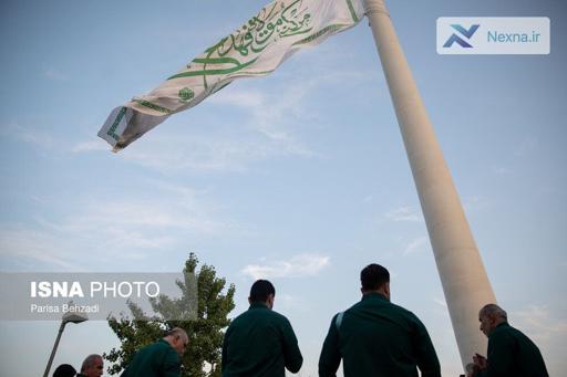 اهتزاز بزرگترین پرچم علوی در تهران