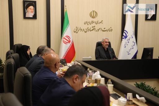 اولویت دولت: واگذاری اقتصاد به بخش خصوصی و کاهش بروکراسی